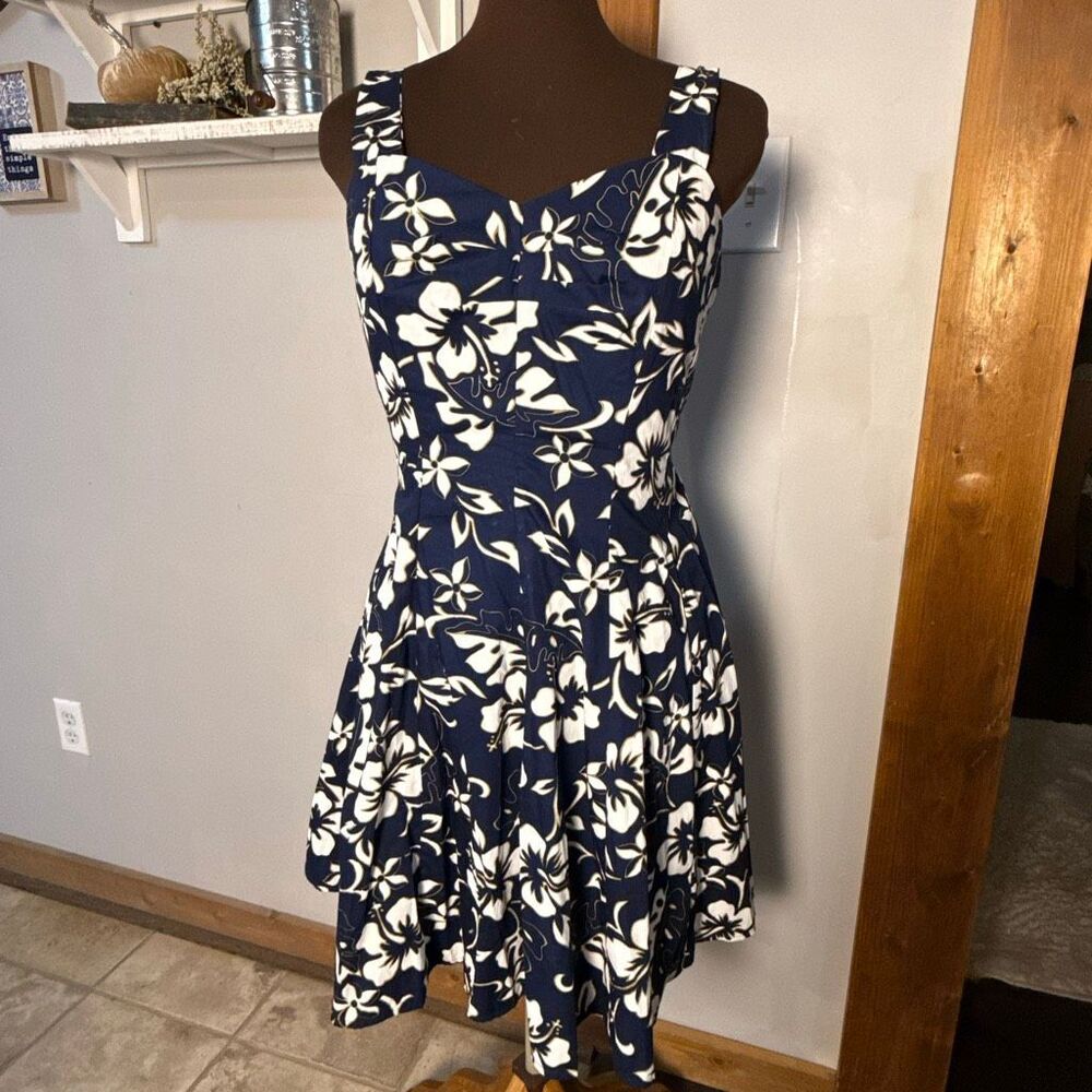 Hilo Hattie Hawaiian hibiscus smock dress size small women’s navy blue white mad